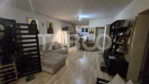 FARA COMISION - Apartament de vanzare 4 camere balcon parcare Lupeni  - imagine 2