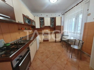 Proprietate exclusivista 2 case si 1 spatiu comercial in zona Centrala - imagine 17