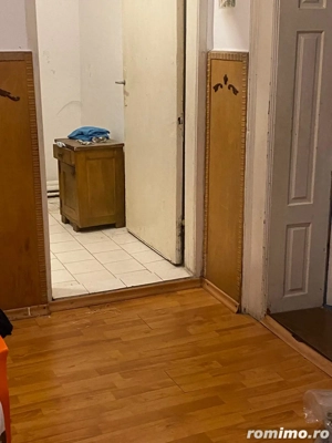 Vand apartament 2 camere decomandat in curte comuna in zona Decebal