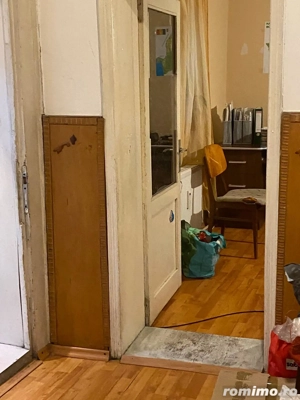 Vand apartament 2 camere decomandat in curte comuna in zona Decebal - imagine 7