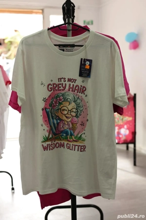 Tricou personalizat nou, cu etichetă