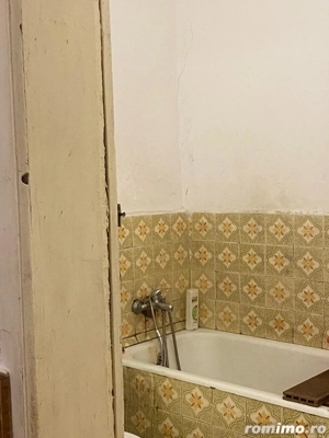 Vand apartament 2 camere decomandat in curte comuna in zona Decebal - imagine 6