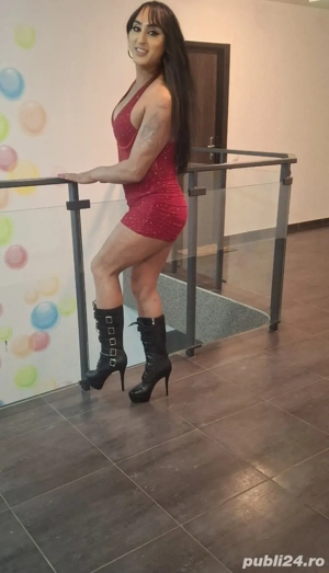 Bună Sunt  Cristina transexuală noua în orașul tău 