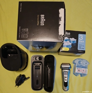 Vând aparat de ras Braun seria 9 - Model 9477cc Pro, ca nou. Extra un set de cartușe cu lichid de sp