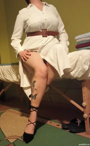 Bruneta matura cu forme, 43 ani.