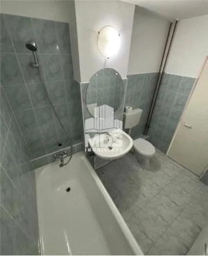 Decomandat la etajul 1 cu garaj sub bloc - imagine 9