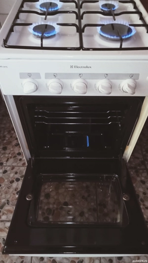 vind aragaz marca de top ELECTROLUX este in stare ca nou folosit foarte putin vezi poze