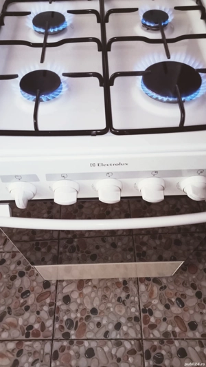 vind aragaz marca de top ELECTROLUX este in stare ca nou folosit foarte putin vezi poze