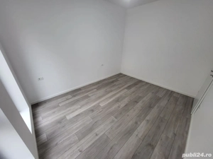 Bloc Nou. Etaj 1. Asfalt. Langa Magazine si mijloace de transport - imagine 5