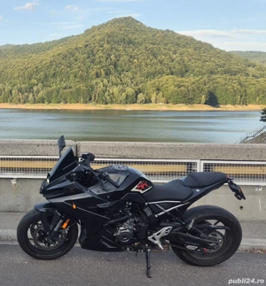 Vând Suzuki 8R 2024 în garanție.