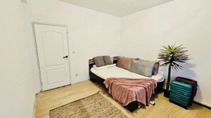 Apartament 3 camere in vila Giulesti zona linistita și curte generoasă etaj 1 - imagine 5
