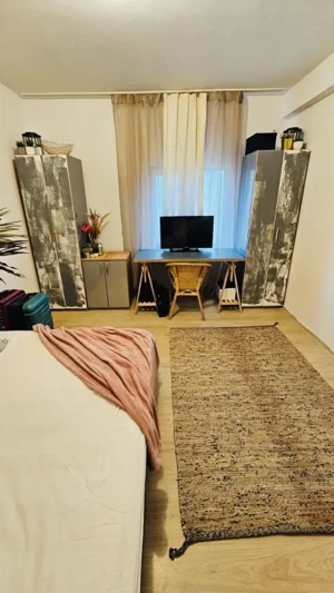 Apartament 3 camere in vila Giulesti zona linistita și curte generoasă etaj 1 - imagine 6