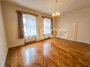 Apartament 3 camere 80 mpu etaj 1 zona Centru Istoric