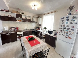 Casa 3 camere 2 bai terasa si curte zona Calea Cisnadiei din Sibiu - imagine 13