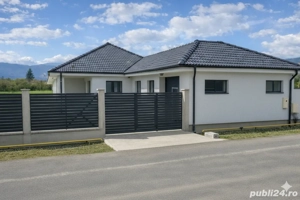 Casă nouă 2024 | Teren 2.200 mp | Deschidere DN | 10 min Sibiu