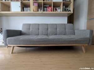 Canapea extensibila 3 locuri, stofa gri, cadru din lemn de stejar