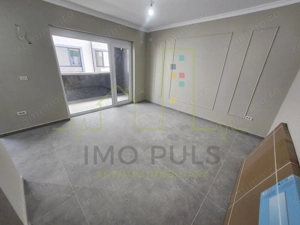 Nou. Bucatarie separata. Loc de parcare inclus.