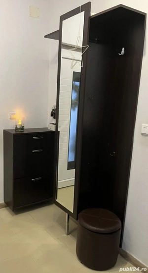 Cuier hol cu oglinda. In Timisoara. zona girocului.