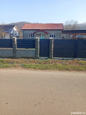 Vand casa de vanzare semifinisata