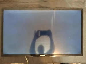 Televizor UE28F4000 - Mainboard defect