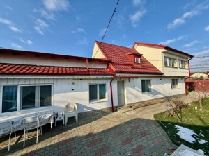 Casă / Vilă cu 4 camere de vânzare în zona Central