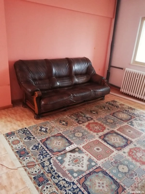 Vand apt trei camere