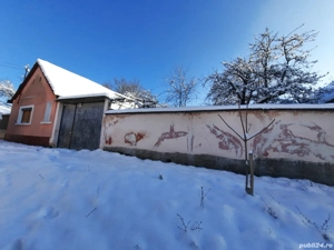 Casa de vanzare cu gradina mare si loc de casa cu front stradal mare