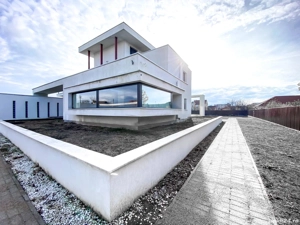 Imobil 650 mp + 3000 mp teren - imagine 3