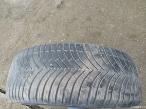 Vând anvelope all seazon 215/55R17