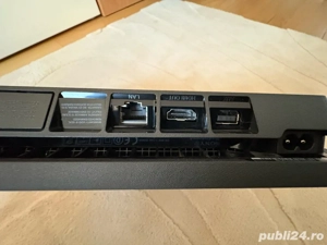 Vand consola PS4 + 2 controlere + 500GB