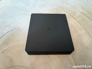 Vand consola PS4 + 2 controlere + 500GB