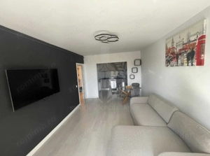 2 CAMERE // WHITE TOWER // MOBILAT SI UTILAT