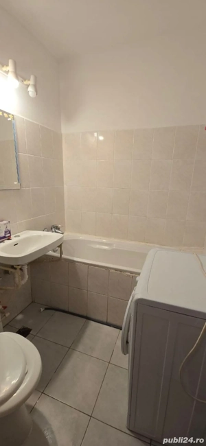 Proprietar vand garsoniera zona Favorit bloc T1 Tratoria - imagine 4