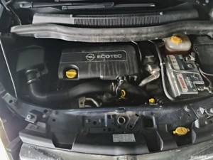 Vând Opel Zafira 