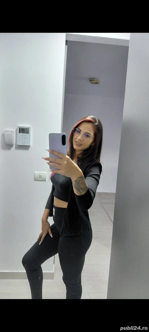 Suntem 2 fete facem party deplasari 