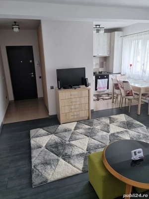 Închiriez apartament 