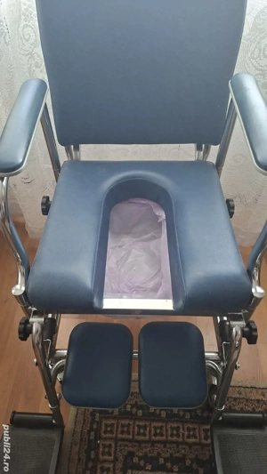 Scaun tip WC cu rotile