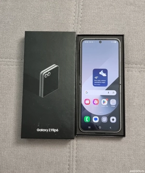 Samsung Galaxy Z Flip 6 Silver sau Blue, 256 GB, ca nou, Garantie