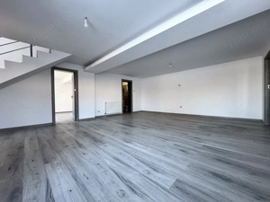 Vilă spațioasă, ideală pentru două familii, preț excelent, Chiajna