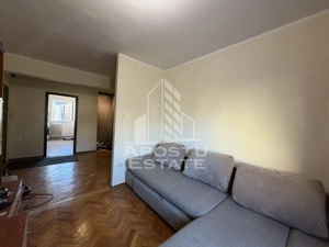Apartament 3 camere, decomandat,etaj intermediar,zona Dambovita