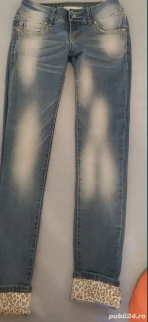 Blugi cu talie joasă 