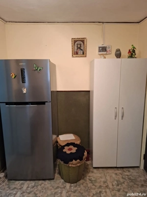 Vind ap cu 2 camere la etajul 2  3 str Longinescu ,renovat utilat cu AC ,CT  PRET  negociabi 65000E 