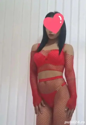 Buna dragule slim bruneta fac total 27 ani   