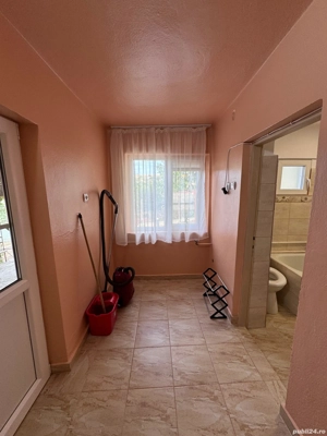 Vând casă cu teren generos (2000 mp) în Băneasa, jud. Constanța   2 intrări separate - imagine 4