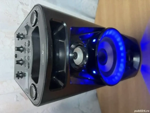 Boxa portabila cu bluetooth,cu 2 USB-uri,radio FM-sunet de cristal !