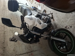 Vind motocicleta Honda,stare perfectă de funcționare, întreținere bună, înmatriculată  - imagine 2