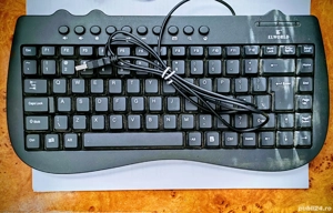 Tastatura cu cablu USB 