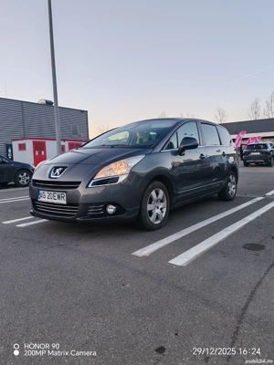Peugeot 5008 SUV 1.6 Hdi