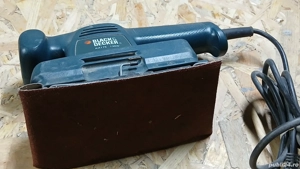 Vand masina de slefuit Black & Decker