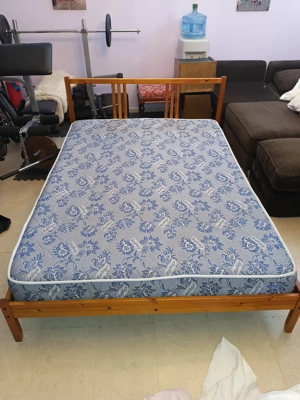 vand pat din lemn brad 140*200, complet, PAT+SOMIERA+SALTEA CU ARCURI- 550 LEI